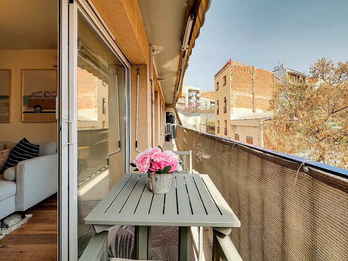 Fantastic apartment for sale in La Trinitat.- Barcelona