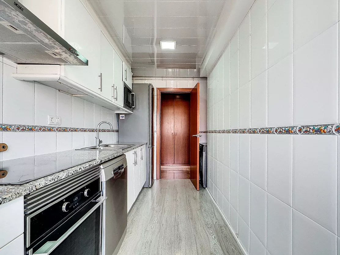 Fantástico piso en venta en la Trinitat.- Barcelona