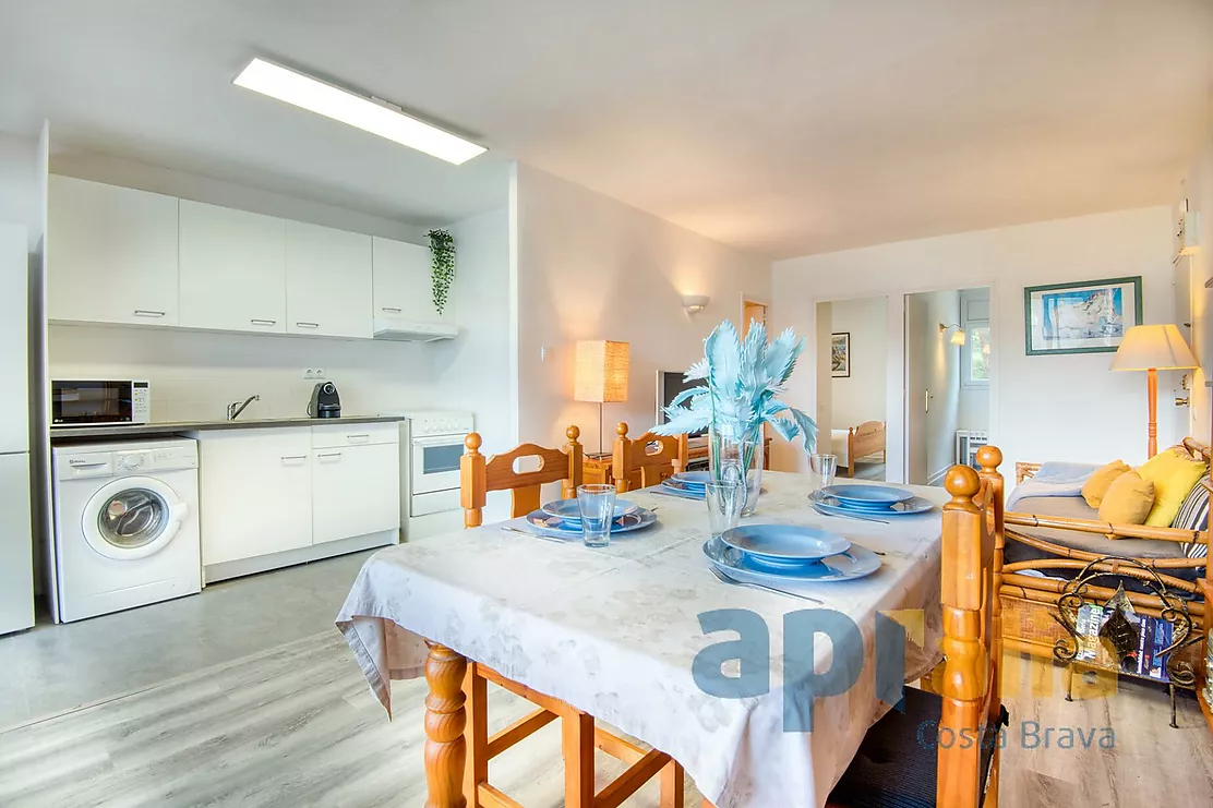 Spacious apartment with a very large terrace and two bedrooms in Platja d'Aro