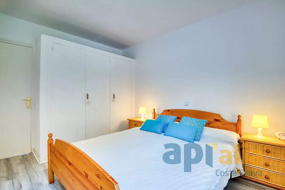 Apartamento amplio con terraza muy grande y dos dormitorios en zona Politur