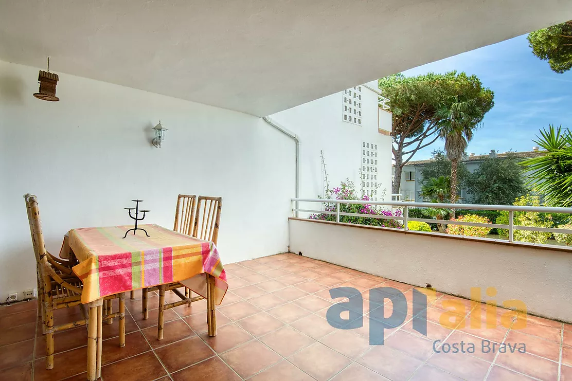 Apartamento amplio con terraza muy grande y dos dormitorios en zona Politur