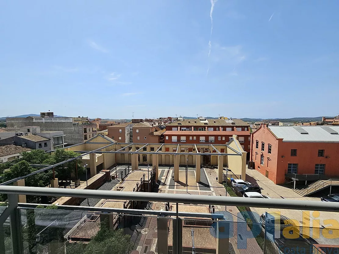 DUPLEX AVEC TERRASSE ET VUE AU CENTRE DE PALAFRUGELL