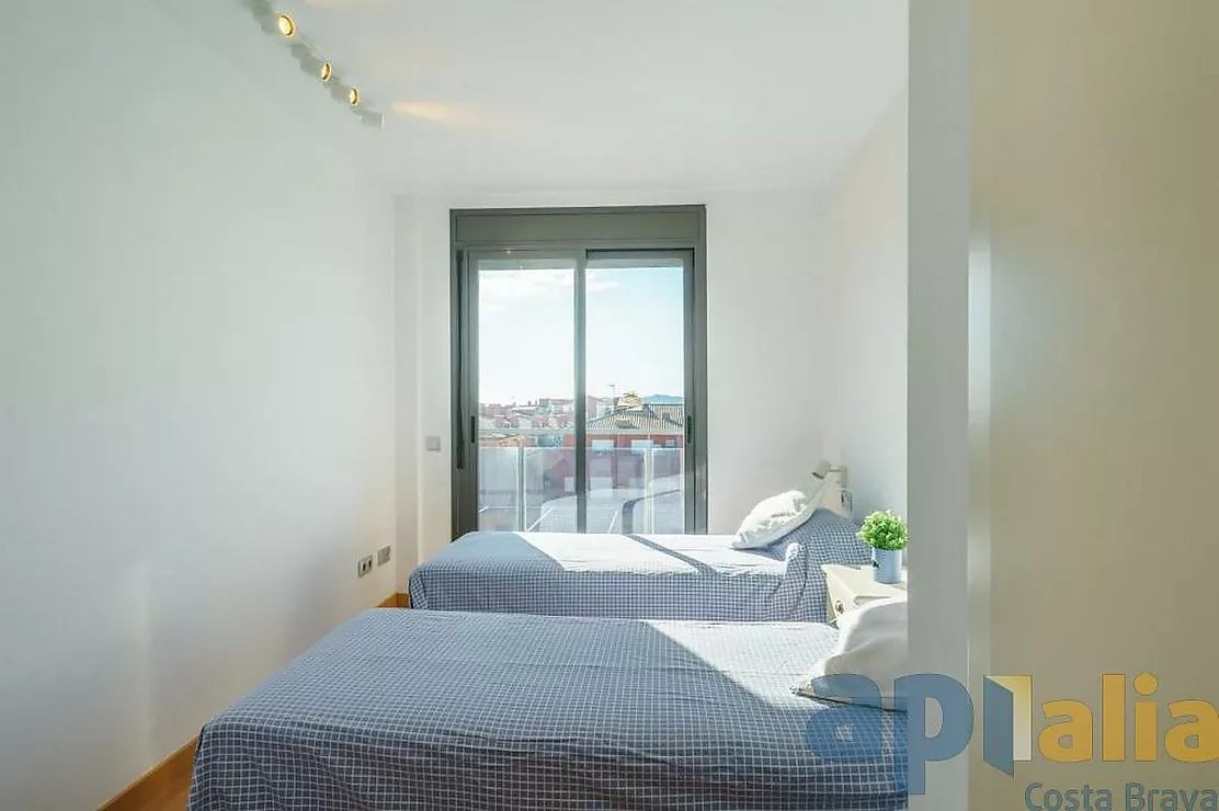 DÚPLEX CON TERRAZA Y VISTAS EN EL CENTRO DE PALAFRUGELL