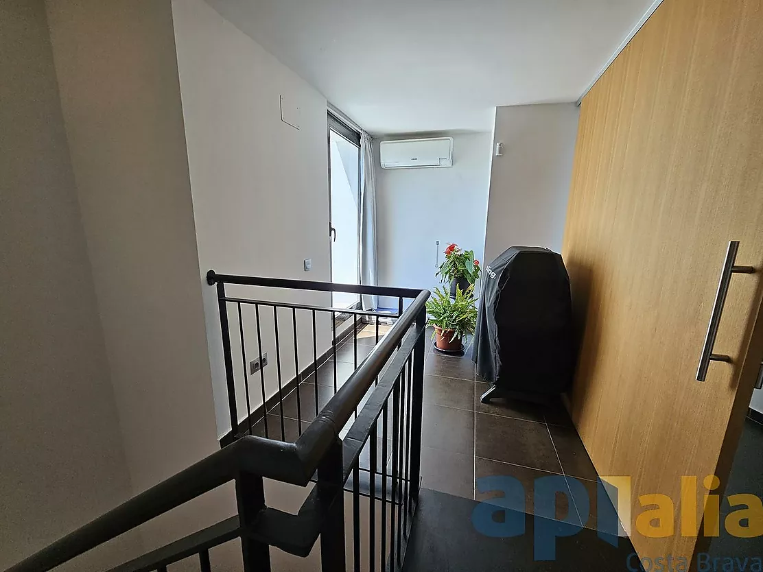 DUPLEX WITH TERRACE AND VIEWS IN THE CENTER OF PALAFRUGELL