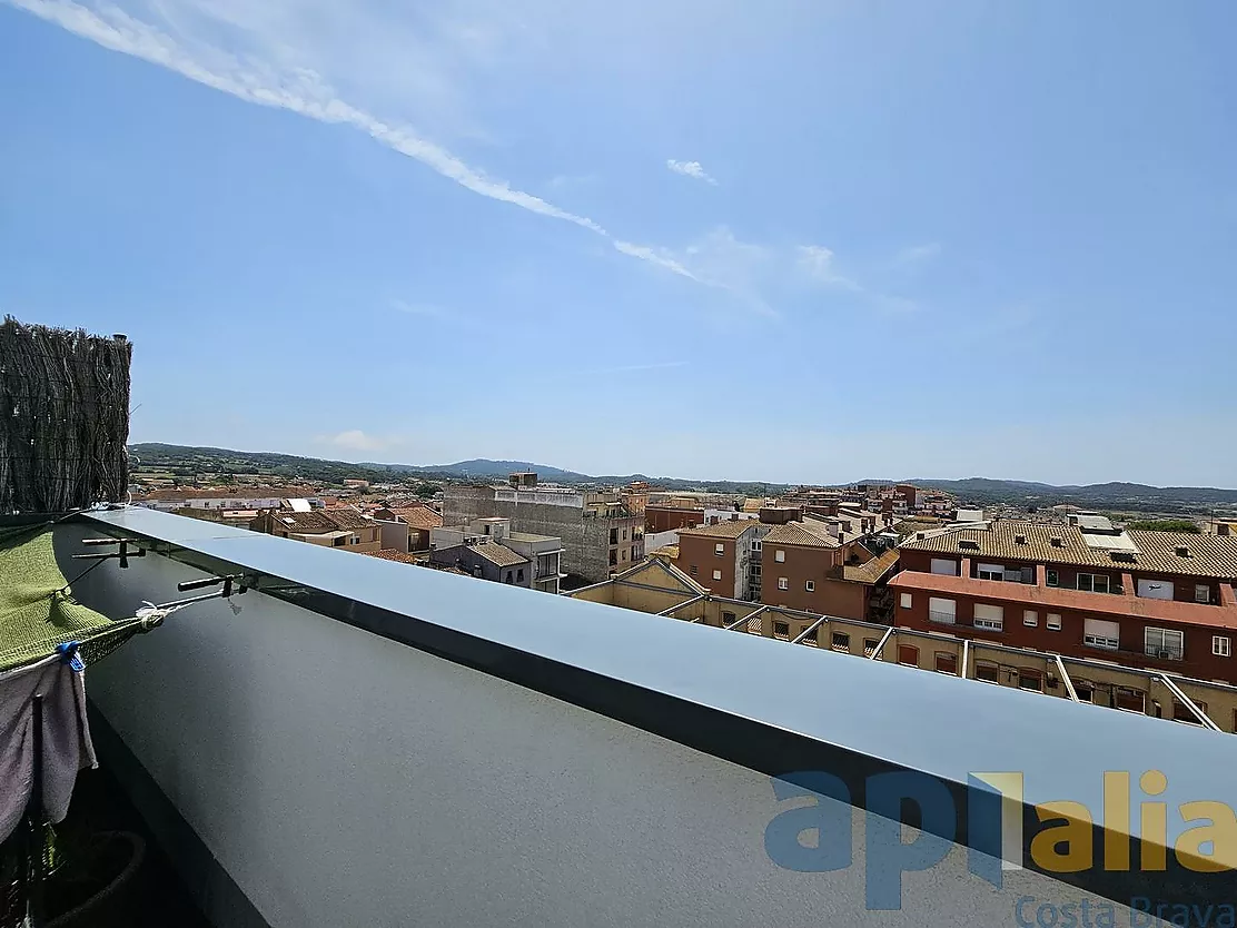 DUPLEX AVEC TERRASSE ET VUE AU CENTRE DE PALAFRUGELL