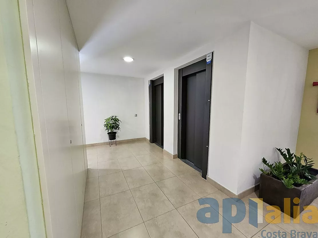 DUPLEX AVEC TERRASSE ET VUE AU CENTRE DE PALAFRUGELL