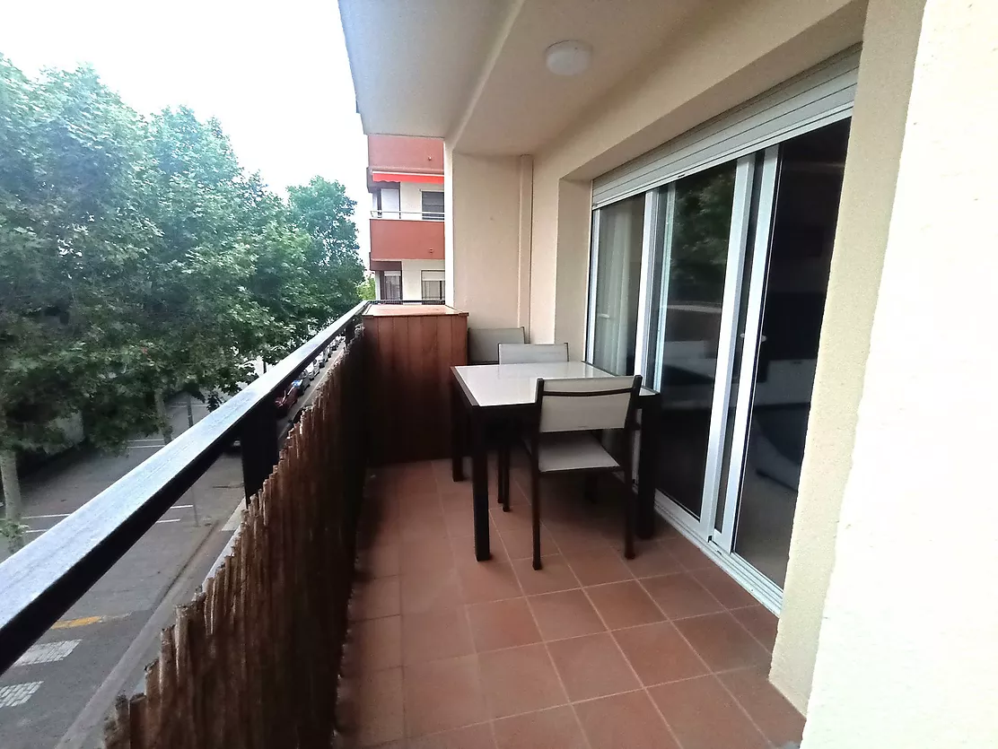 Exclusivo apartamento en segunda línea de mar.