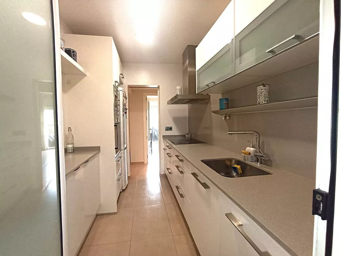 Exclusivo apartamento en segunda línea de mar.