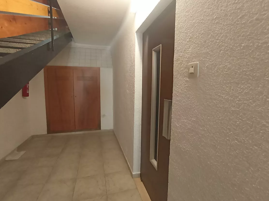 Appartement exclusif en deuxième ligne de mer.