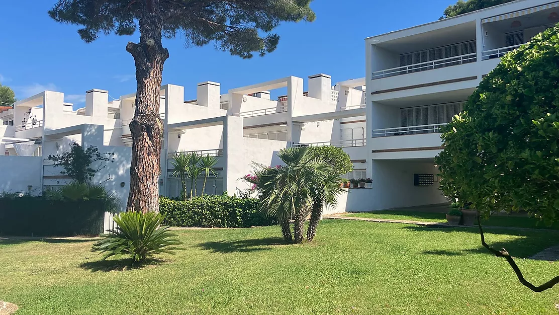 Disfruta de la tranquilidad y el confort en la Urbanización Politur, Playa de Aro.