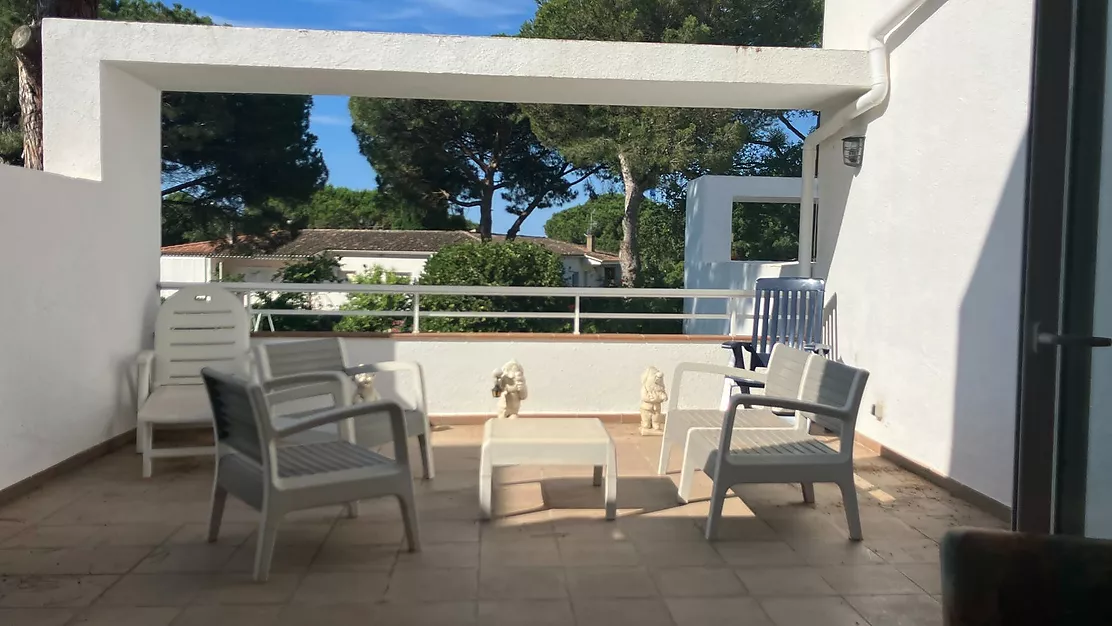 Gaudeix de la tranquil·litat i el confort a la Urbanització Politur, Platja d'Aro.