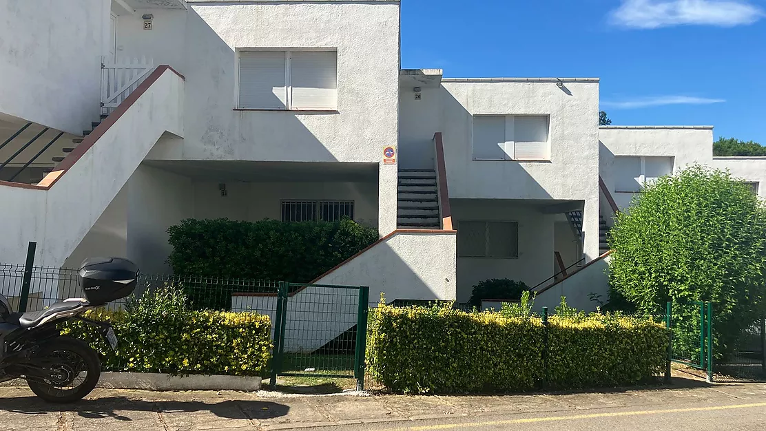 Disfruta de la tranquilidad y el confort en la Urbanización Politur, Playa de Aro.