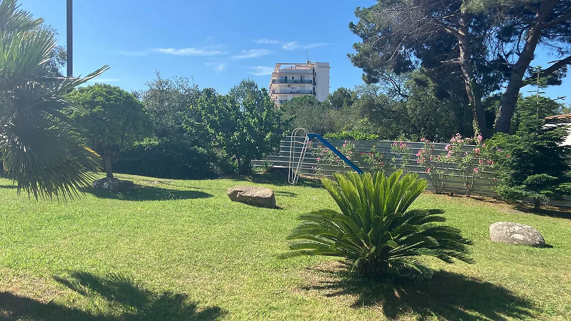 Gaudeix de la tranquil·litat i el confort a la Urbanització Politur, Platja d'Aro.