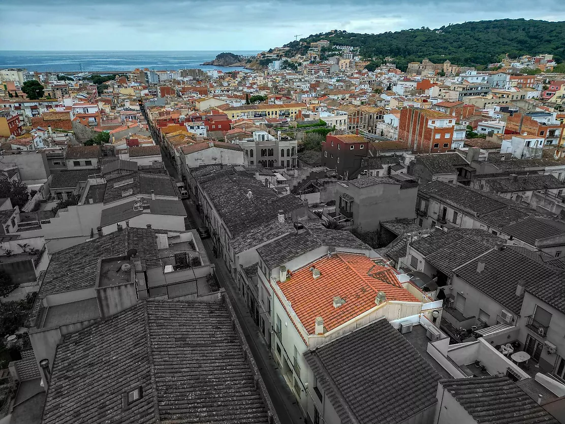 Encantadora casa adosada en el Eixample.- Sant Feliu de Guíxols