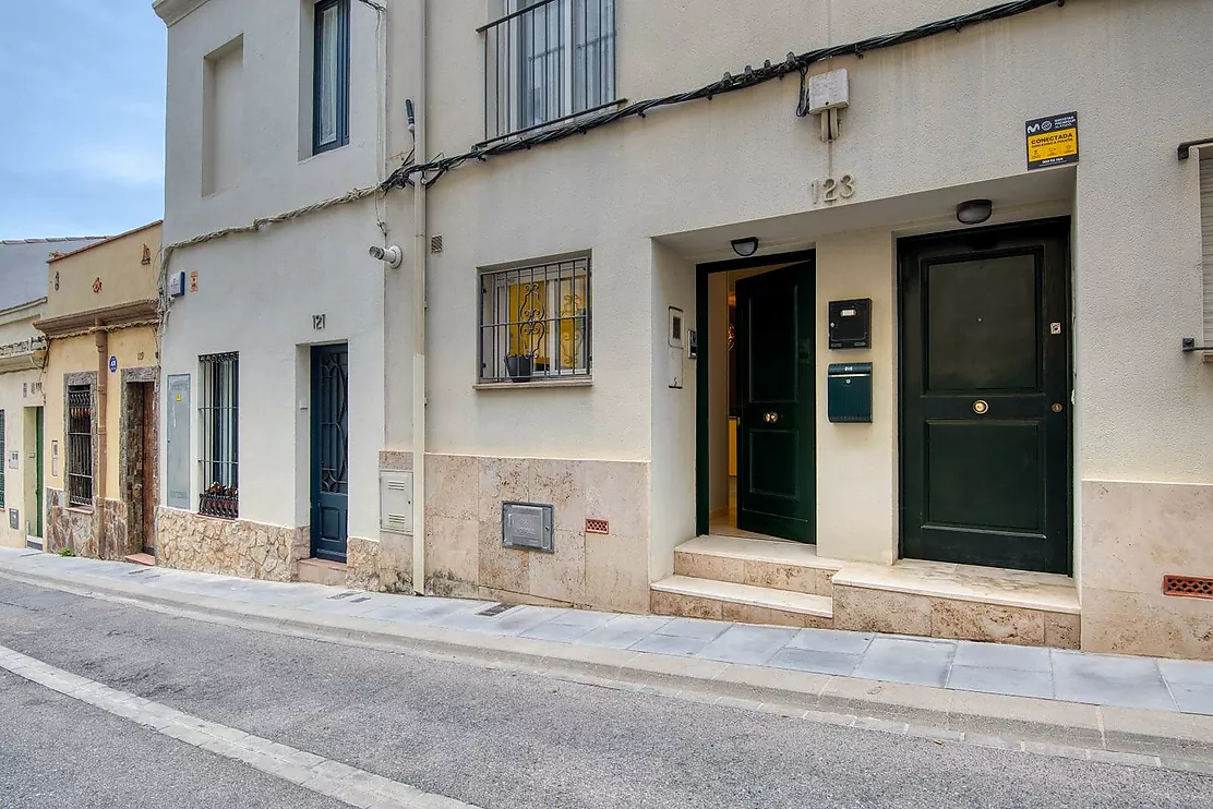 Charmante maison jumelée dans l'Eixample.- Sant Feliu de Guíxols