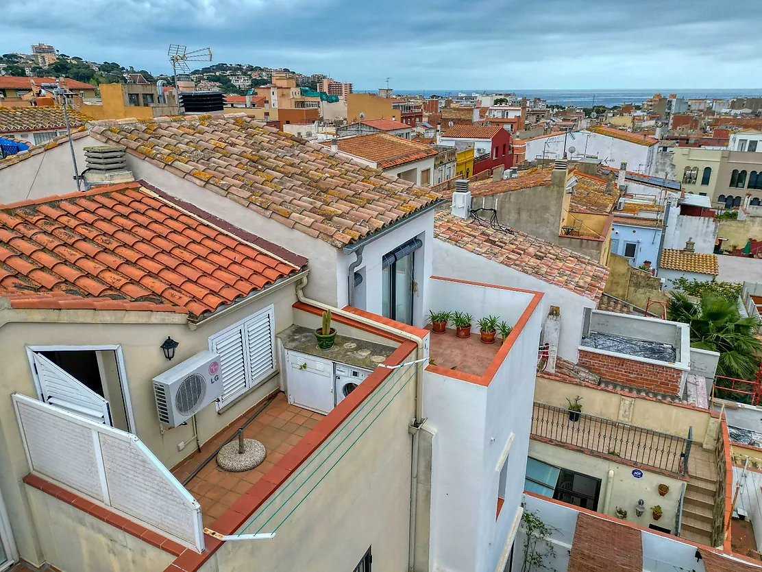 Encantadora casa adosada a l'Eixample.- Sant Feliu de Guíxols