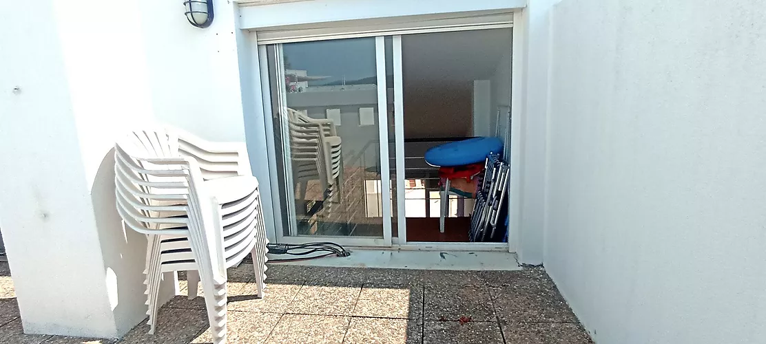 Ce magnifique appartement est situé sur la deuxième ligne de mer. EXCLUSIVITÉ APIALIA