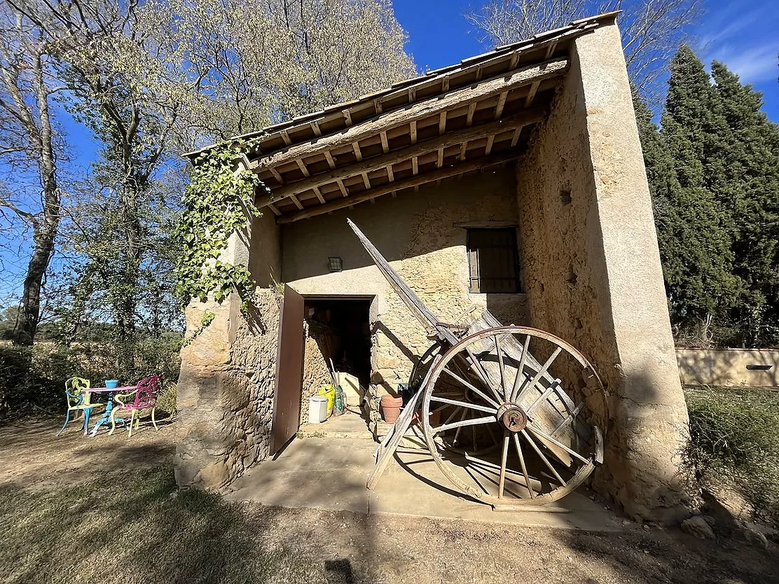 RUSTIC GEM - FARMHOUSE AND THREE BARNS ENSEMBLE IN VILADESENS!