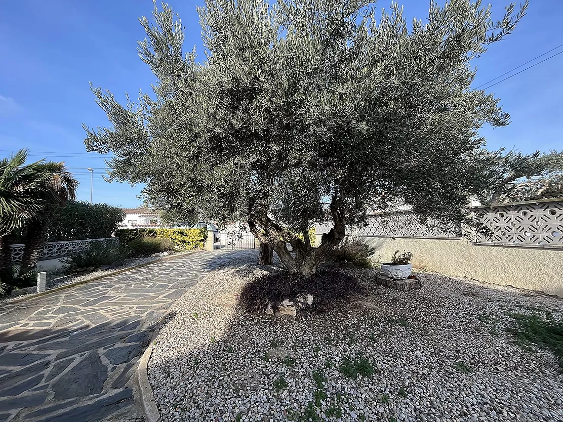 Encantadora Casa Junto al Canal en Empuriabrava