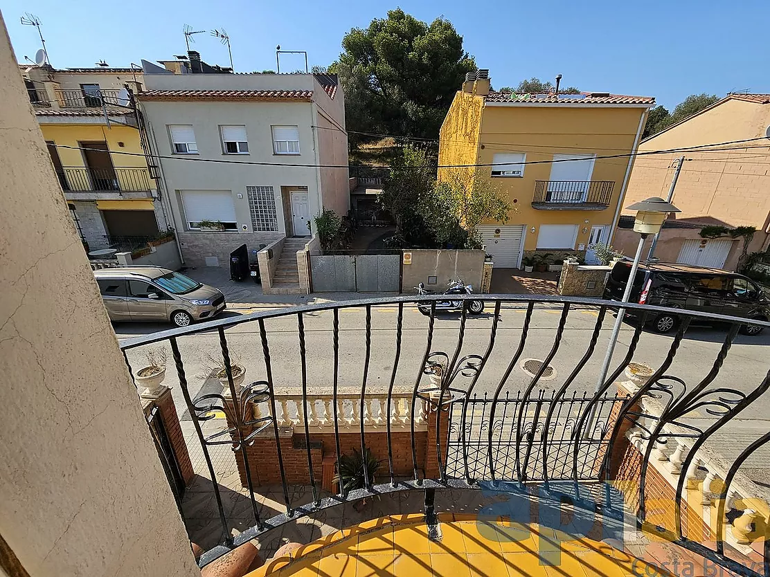 CASA ADOSADA EN VENTA EN ZONA TRANQUILA DE PALAMÓS