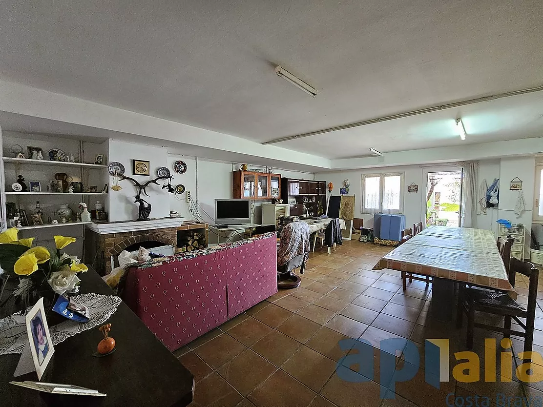 SEMI-DETACHED HOUSE FOR SALE IN QUIET AREA OF PALAMÓS