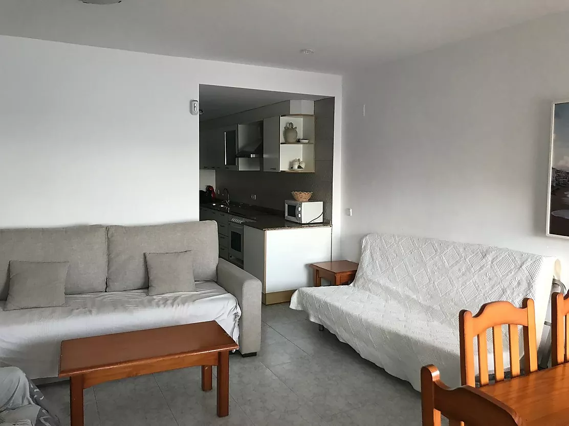 Apartament en primera línia amb vistes panoràmiques al mar.