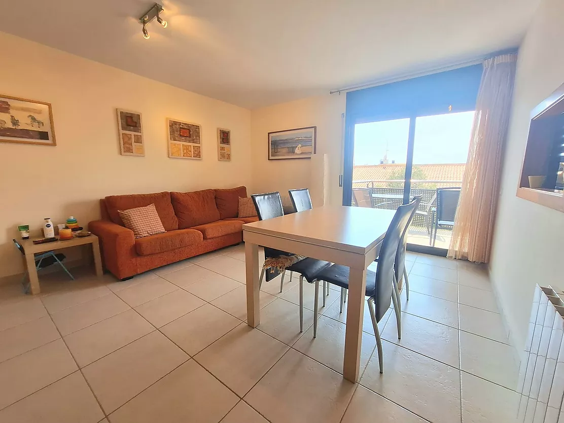 Magnífic Apartament a Sant Antoni de Calonge: Llum, Confort i Proximitat al Mar.