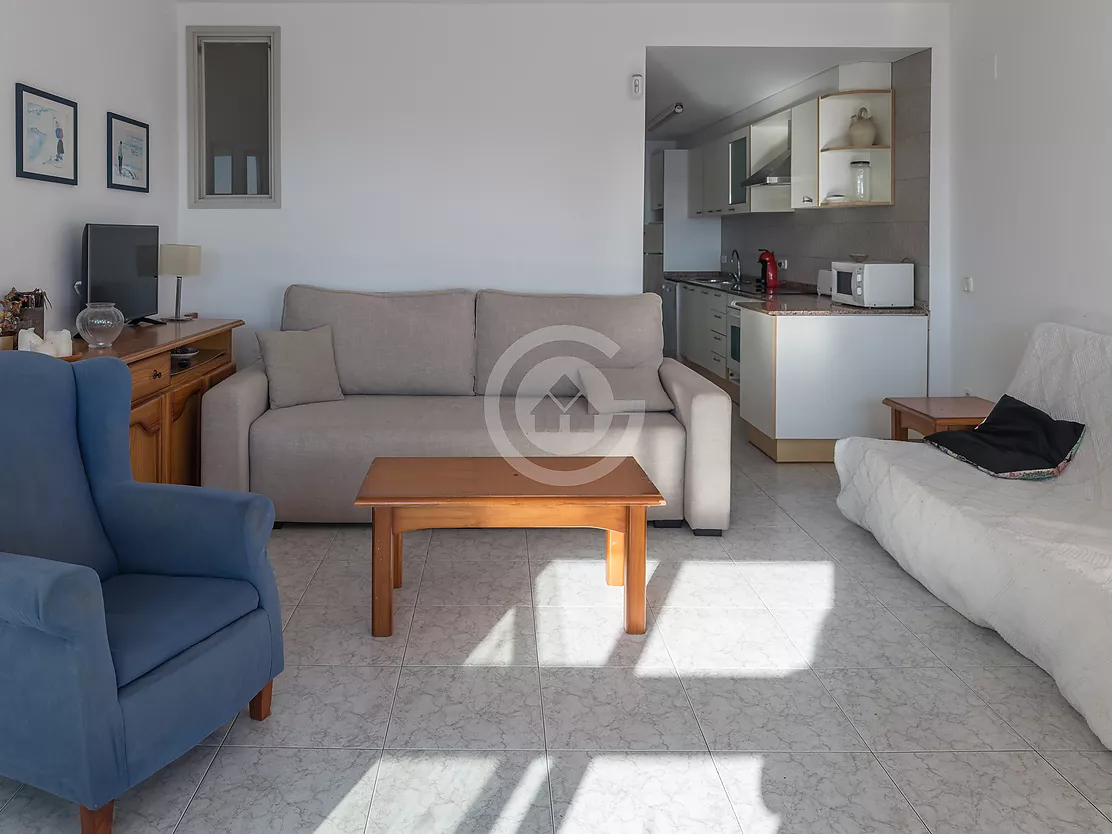 Apartamento en primera línea con vistas panorámicas al mar.