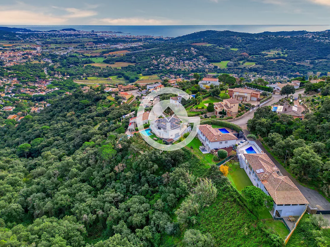 Exclusive house with a pool in a Calonge .