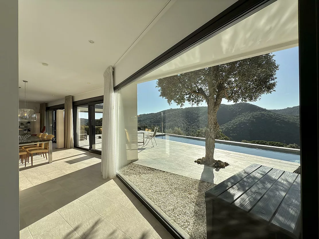 Modern villa with south-facing orientation and beautiful views.