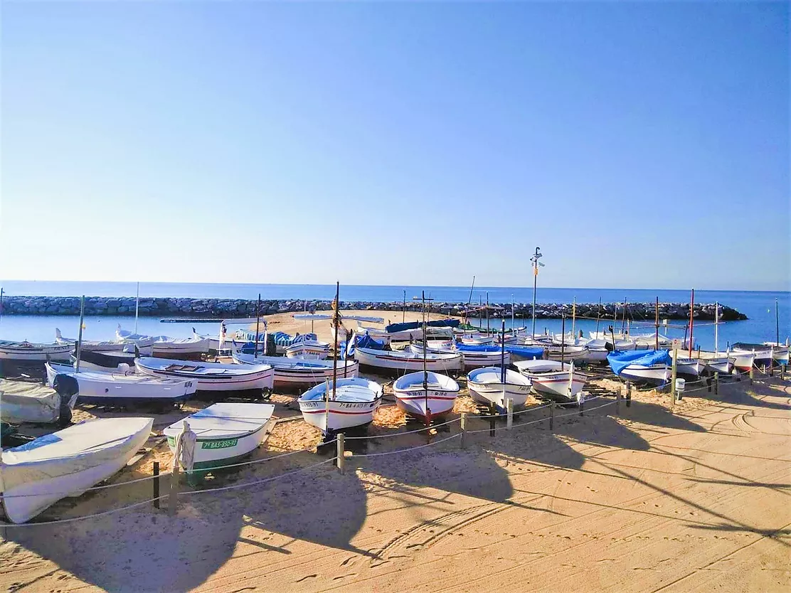 Magnificent apartment in the second row from the sea.