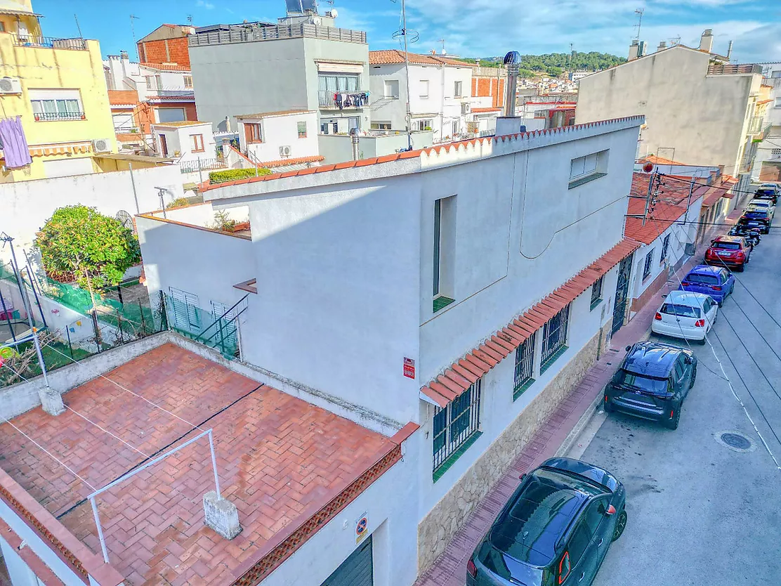 Casa amb terrassa, piscina, barbacoa i xemeneia a Sant Feliu de Guíxols