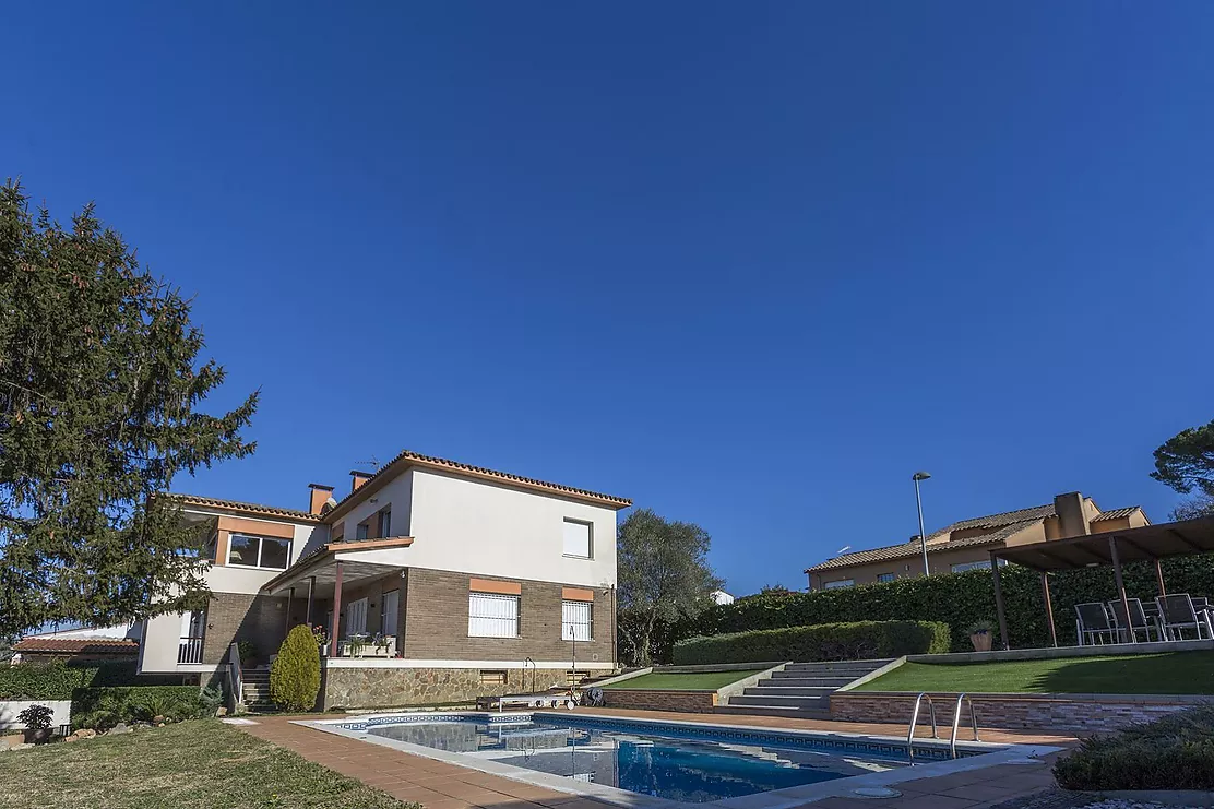 Casa a Palau molt assolellada amb jardí i piscina