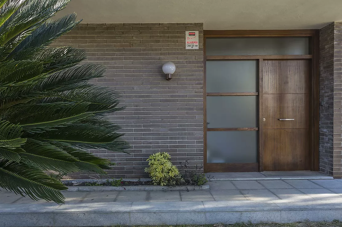 Casa a Palau molt assolellada amb jardí i piscina