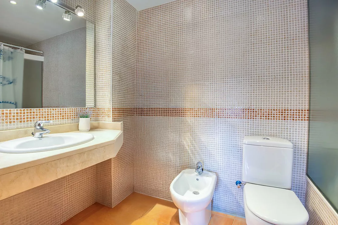 Ático dúplex exclusivo en el corazón de Palafrugell con vistas abiertas a Calella de Palafrugell