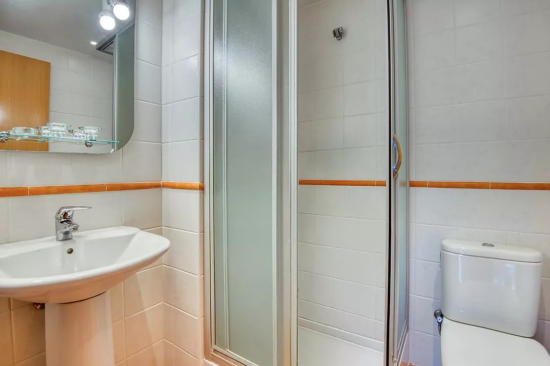 Ático dúplex exclusivo en el corazón de Palafrugell con vistas abiertas a Calella de Palafrugell