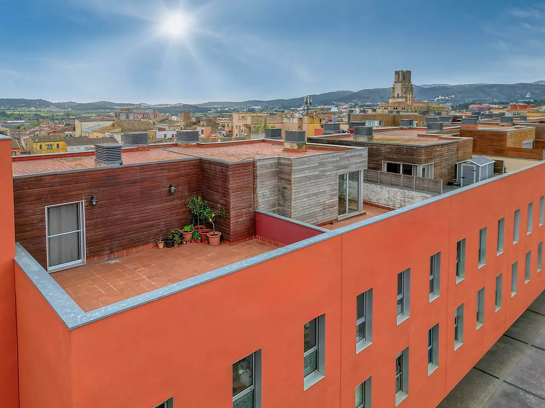 Ático dúplex exclusivo en el corazón de Palafrugell con vistas abiertas a Calella de Palafrugell